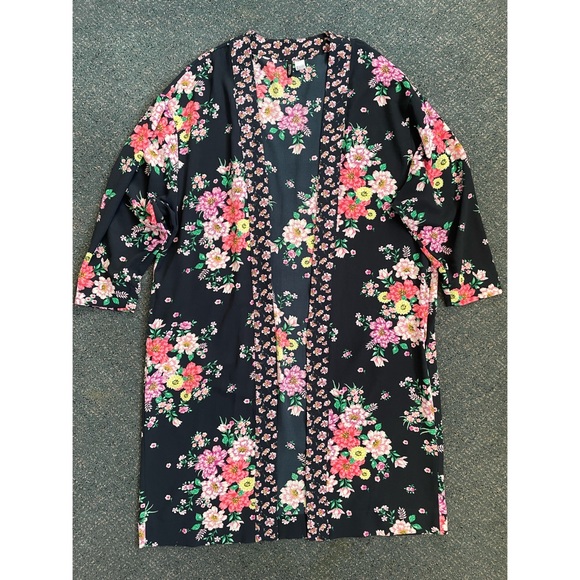 Divided Black Floral Robe - Picture 4 of 9